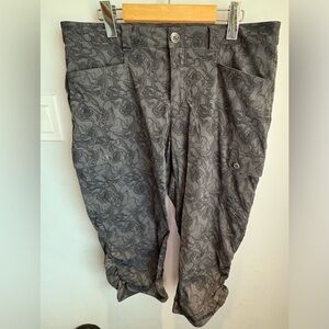 Eddie Bauer Black/Grey Patterned Capris